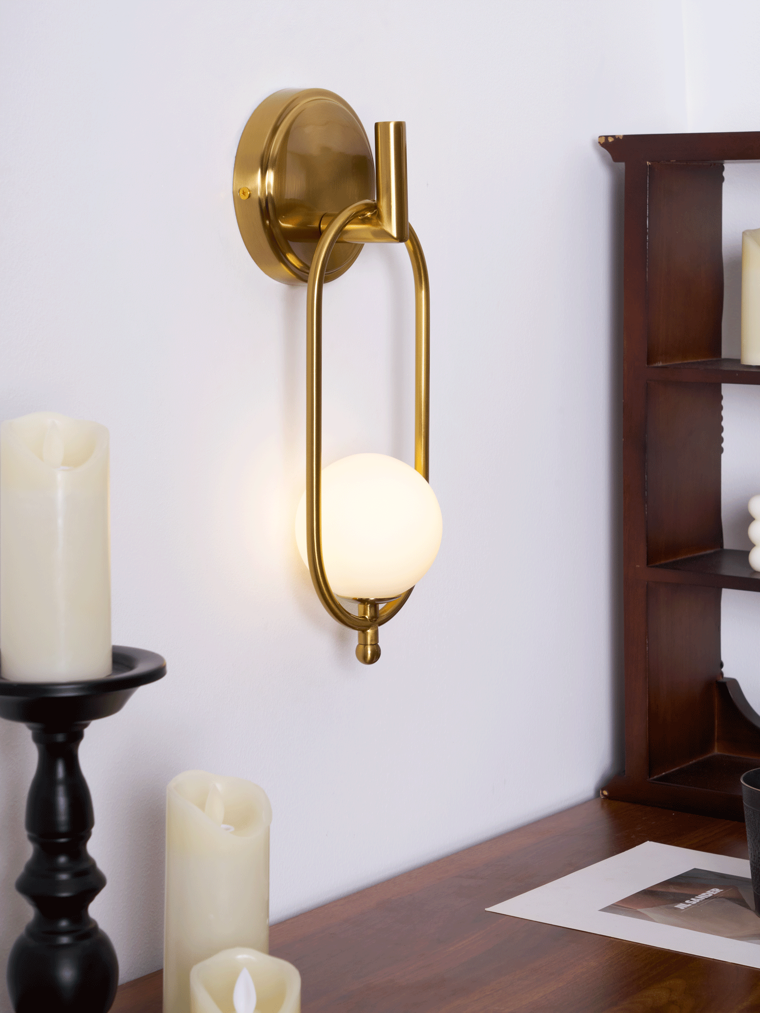 Glenwyn Glass Wall Light-Moonnatur