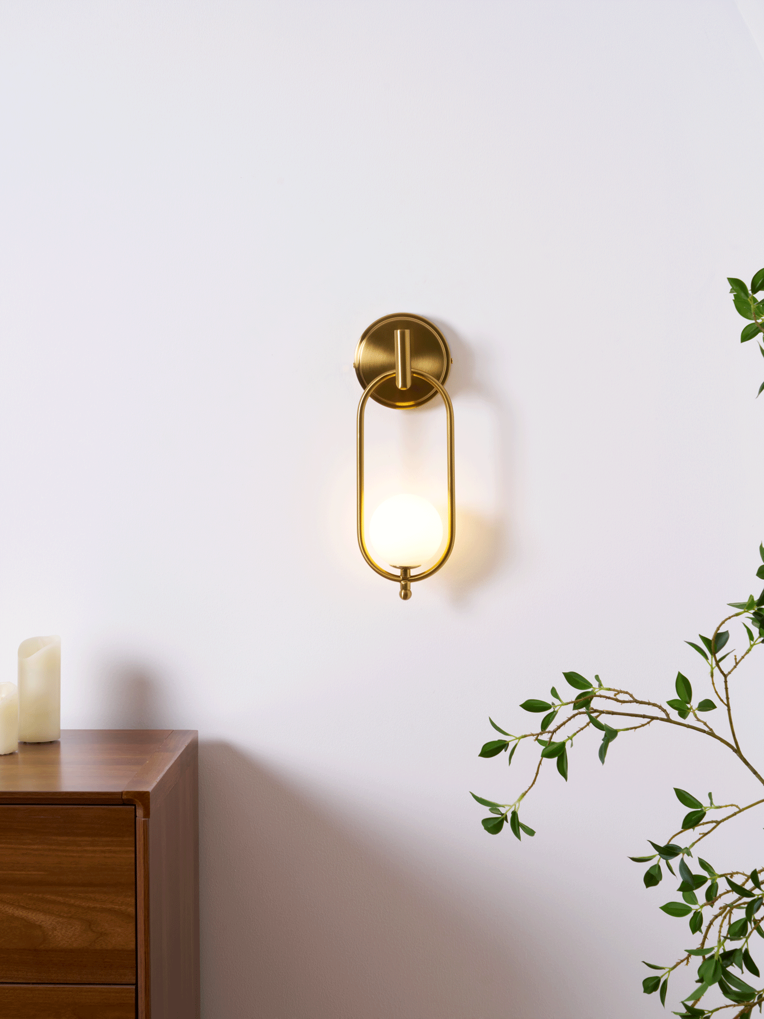 Glenwyn Glass Wall Light-Moonnatur