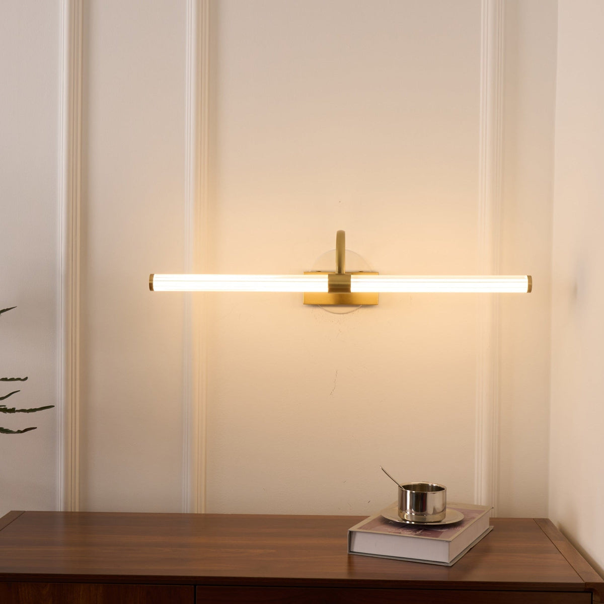 Yvaria Acrylic Wall Light-Moonnatur