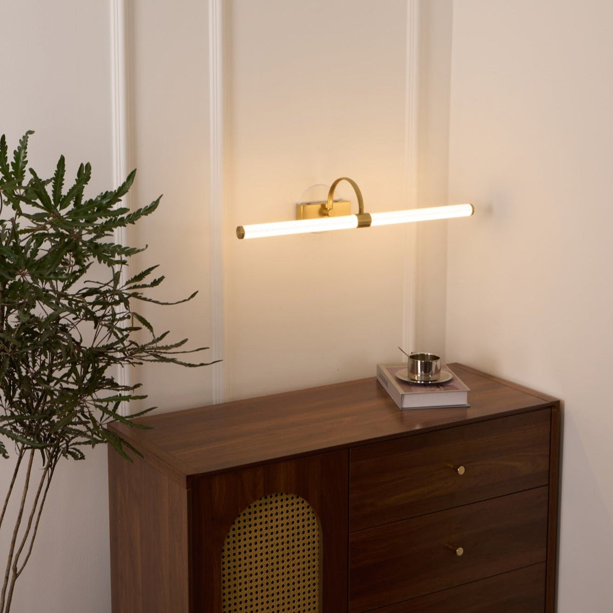 Yvaria Acrylic Wall Light-Moonnatur