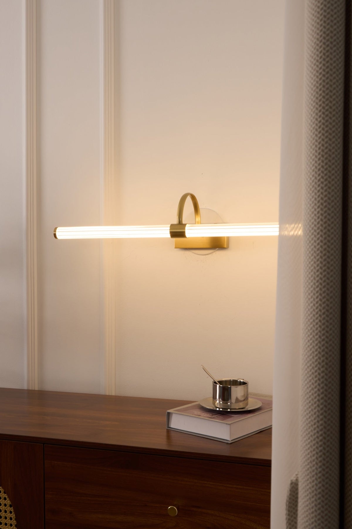Yvaria Acrylic Wall Light-Moonnatur