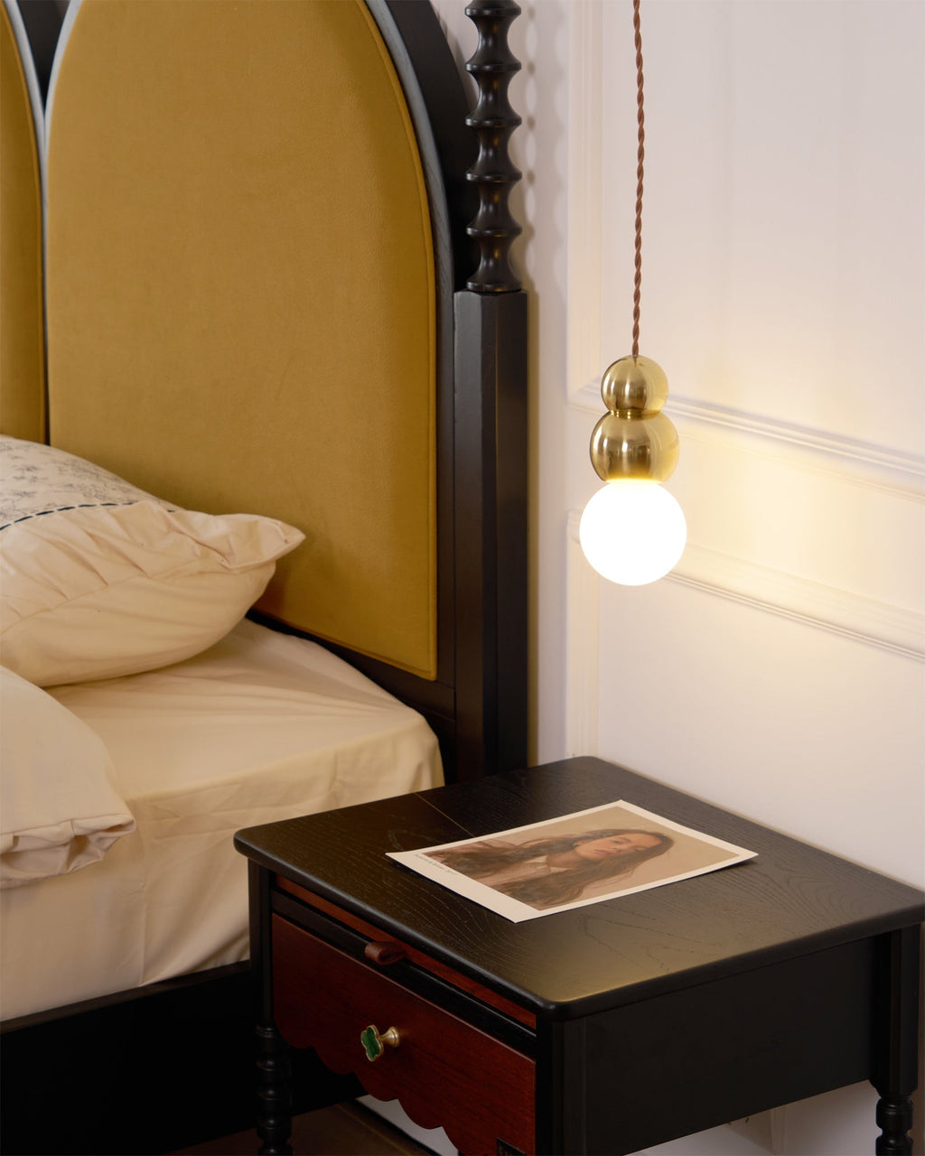 Talenwyn Glass Pendant Light-Moonnatur
