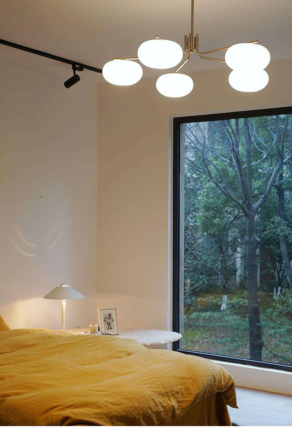 Darnwell Glass Chandelier-Moonnatur