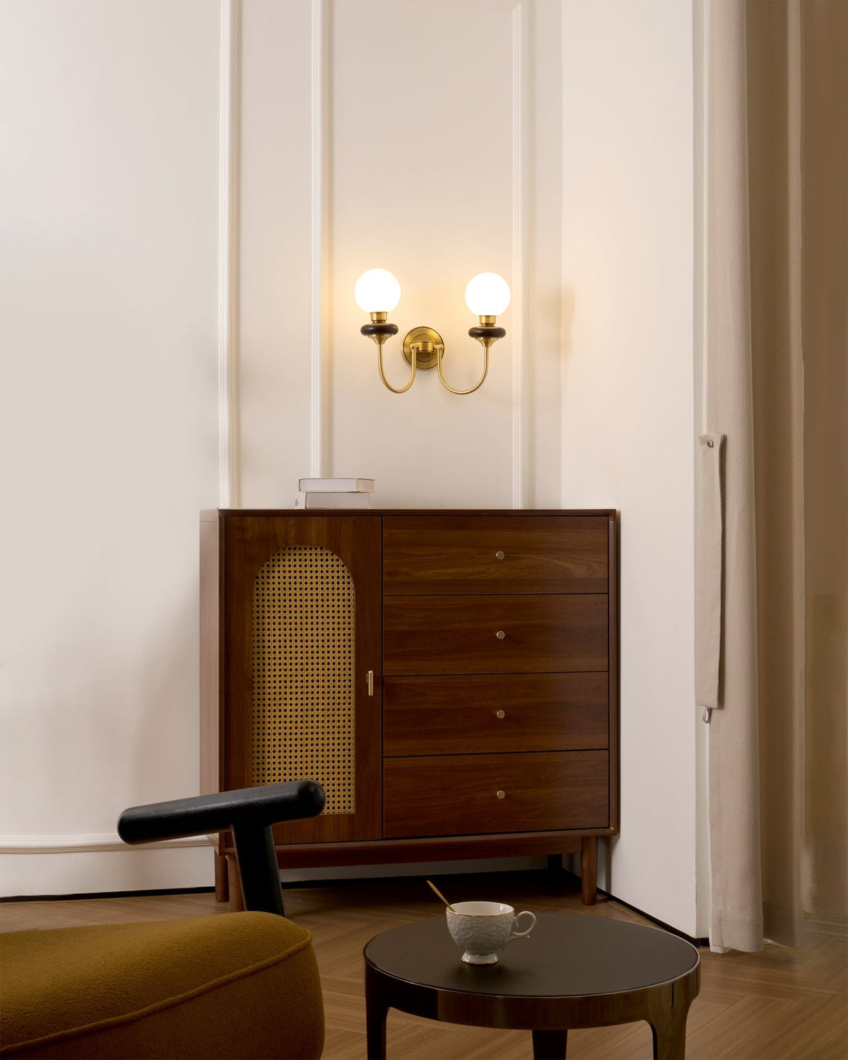 Lareneth Glass Wall Light-Moonnatur