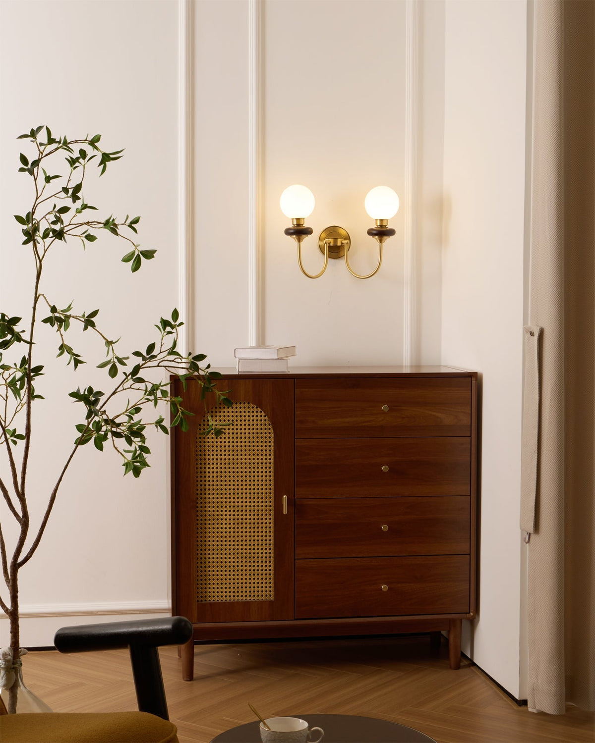 Lareneth Glass Wall Light-Moonnatur