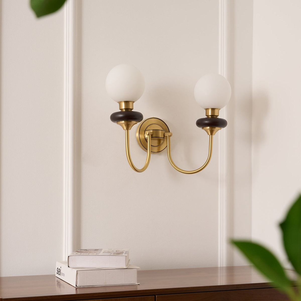 Lareneth Glass Wall Light-Moonnatur