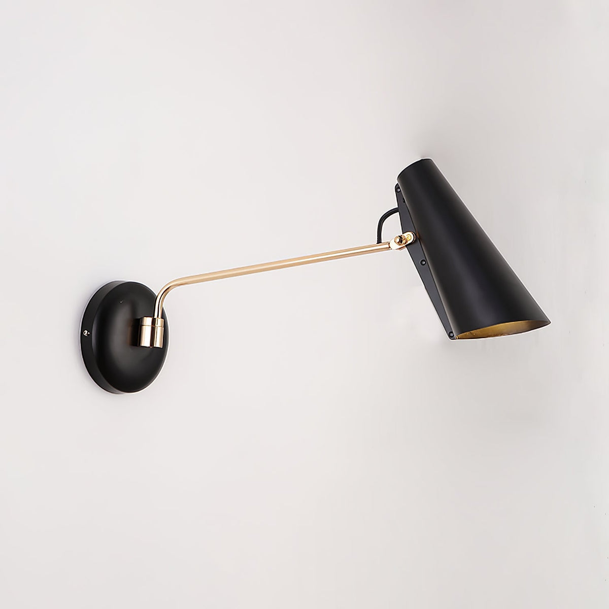 Quenara Aluminium Wall Light-Moonnatur