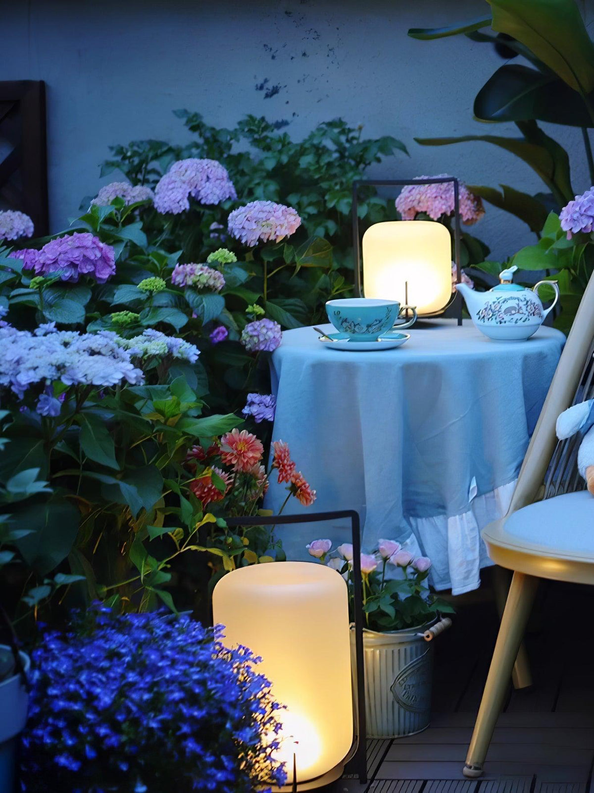 Harlora Plastic Table Lamp-Moonnatur