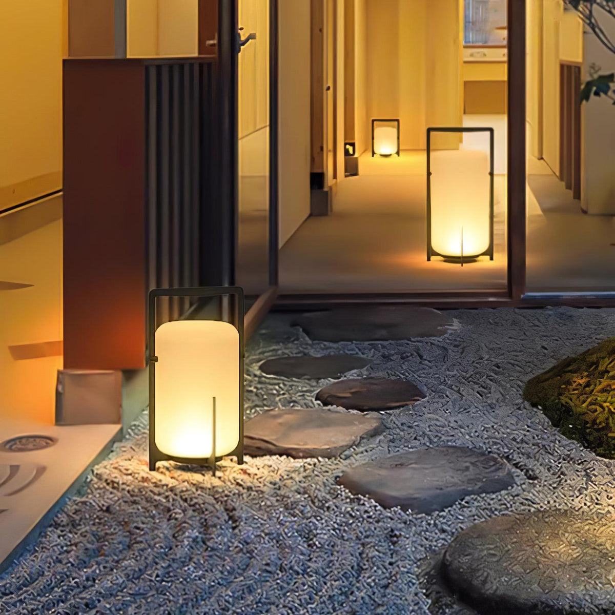 Harlora Plastic Table Lamp-Moonnatur