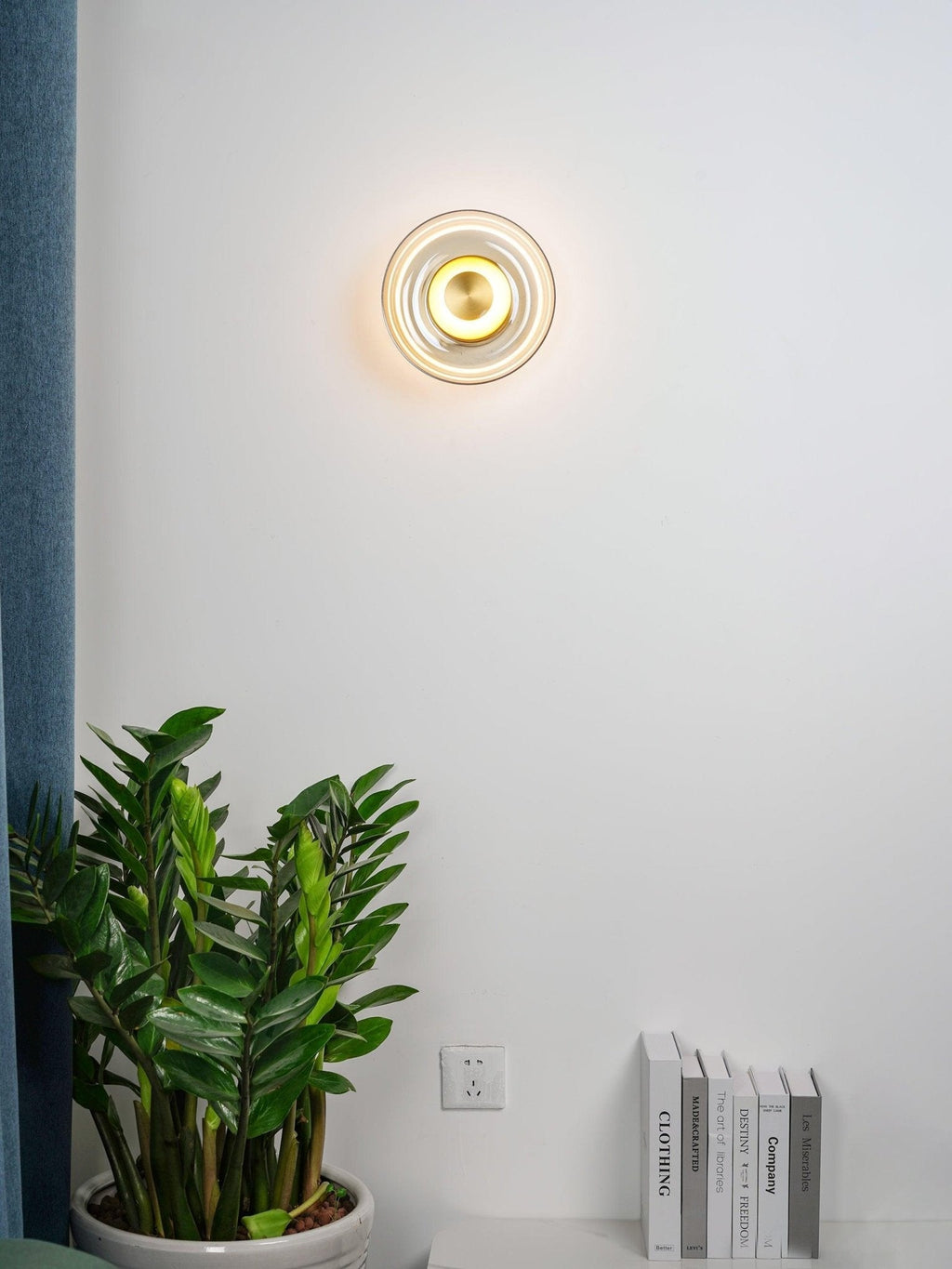 Ilvanna Glass Wall Light-Moonnatur