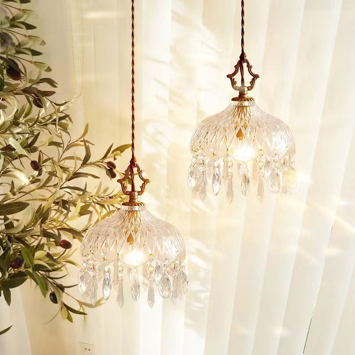 Korevia Crystal Pendant Light-Moonnatur