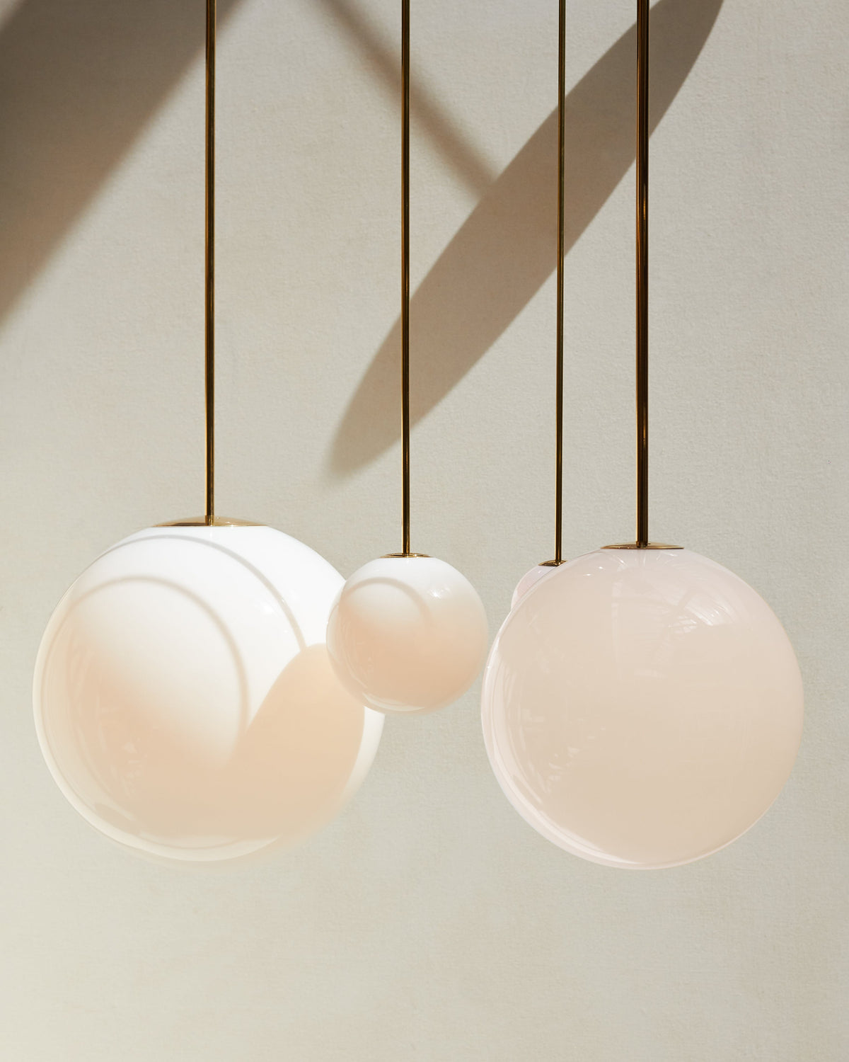 Zevella Glass Pendant Lamp-Moonnatur