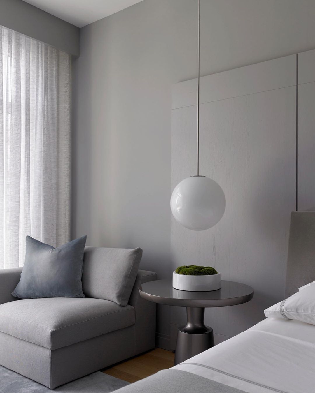 Zevella Glass Pendant Lamp-Moonnatur