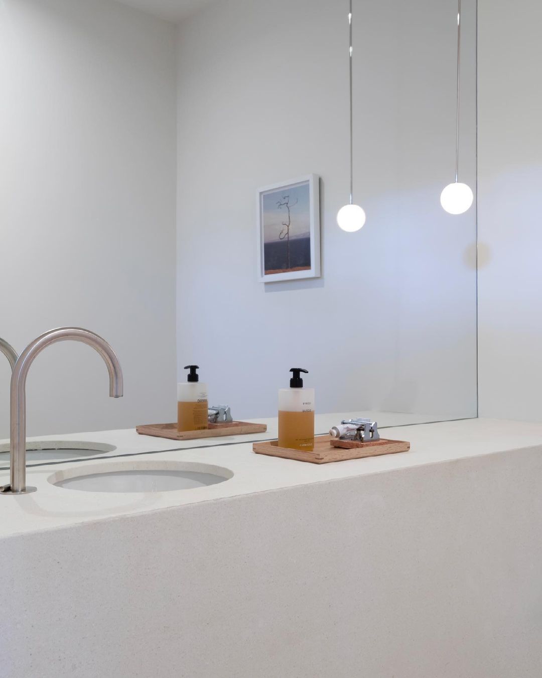 Zevella Glass Pendant Lamp-Moonnatur
