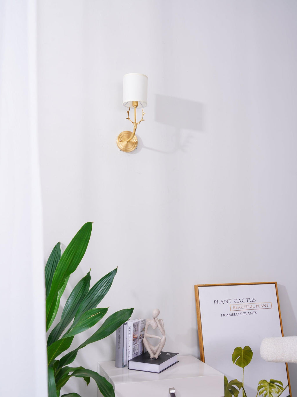 Jarlisse Brass Wall Light-Moonnatur