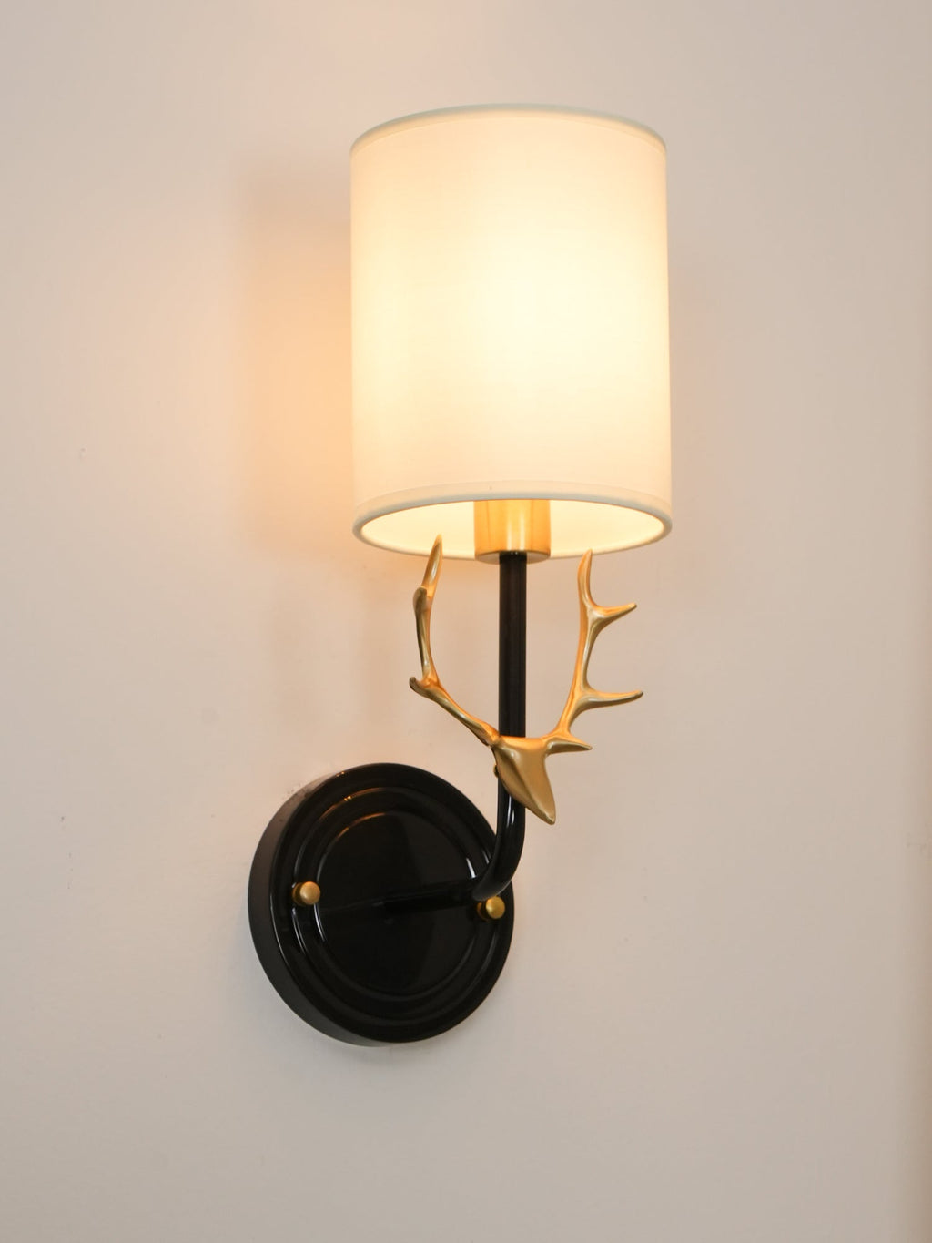 Jarlisse Brass Wall Light-Moonnatur