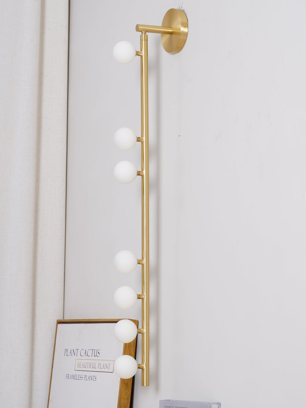 Zyvora Brass Wall Lamp-Moonnatur