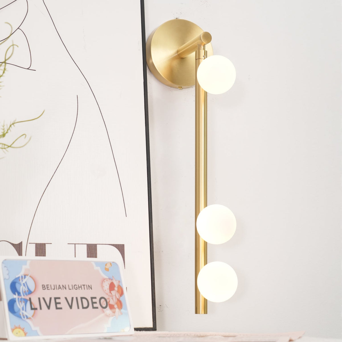 Zyvora Brass Wall Lamp-Moonnatur