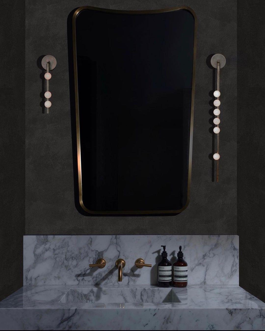 Zyvora Brass Wall Lamp-Moonnatur