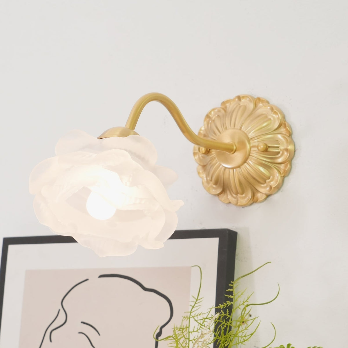 Edrissa Glass Wall Light-Moonnatur