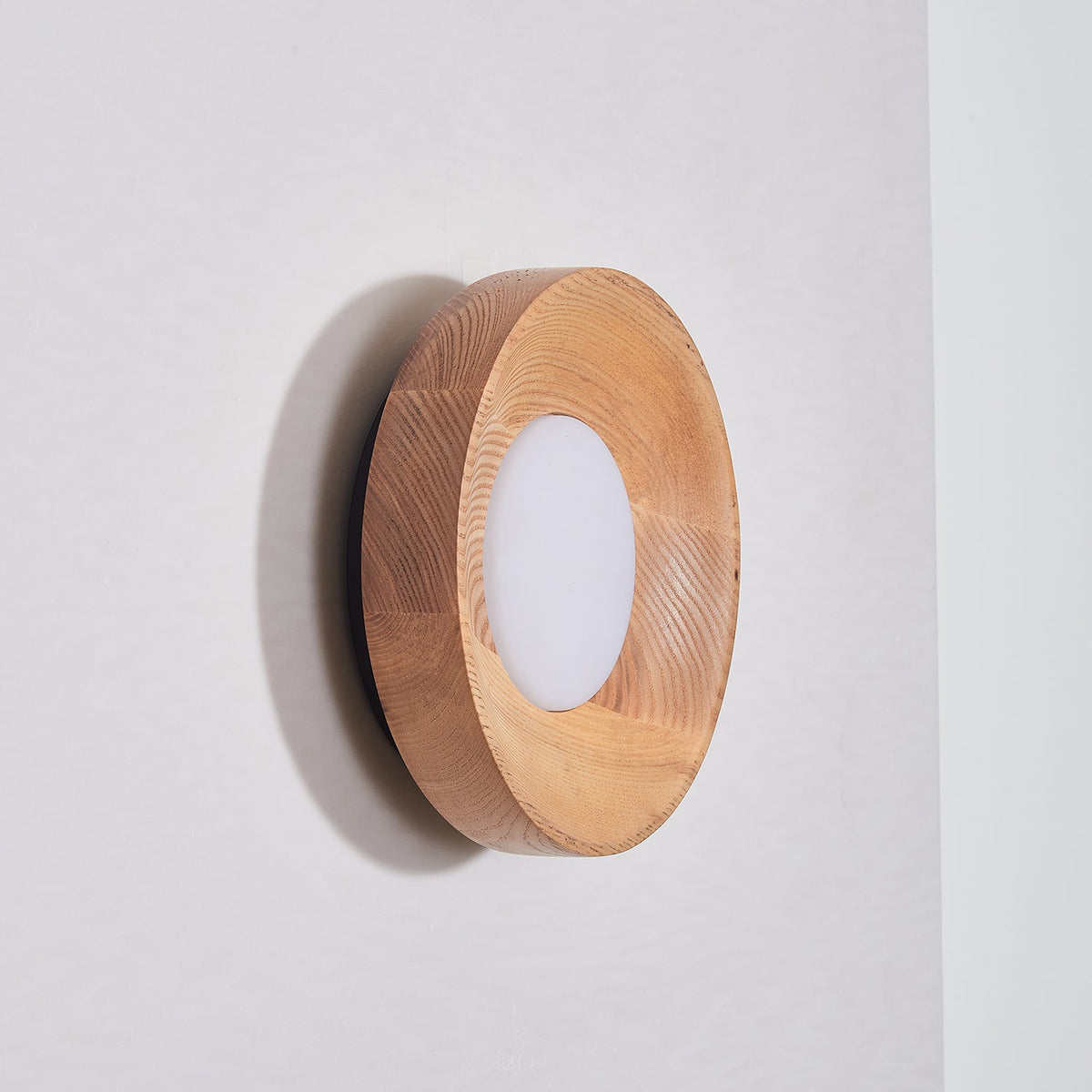 Cedreth Wood Wall Light-Moonnatur