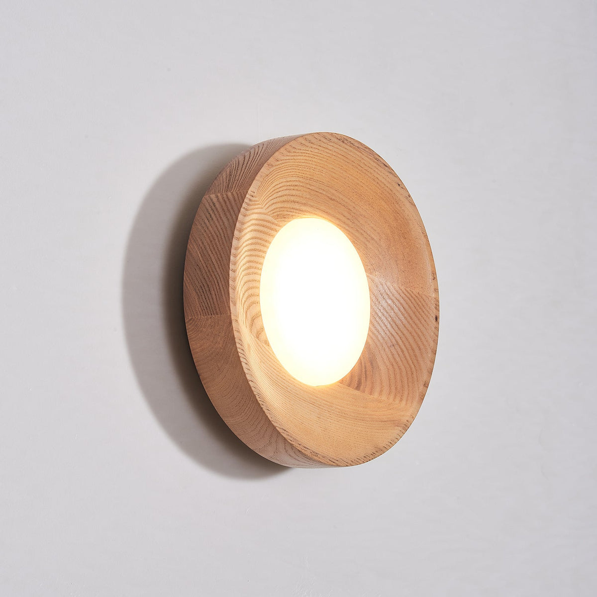 Cedreth Wood Wall Light-Moonnatur