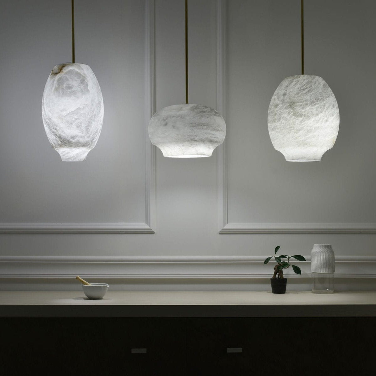 Avrendale Alabaster Pendant Light-Moonnatur