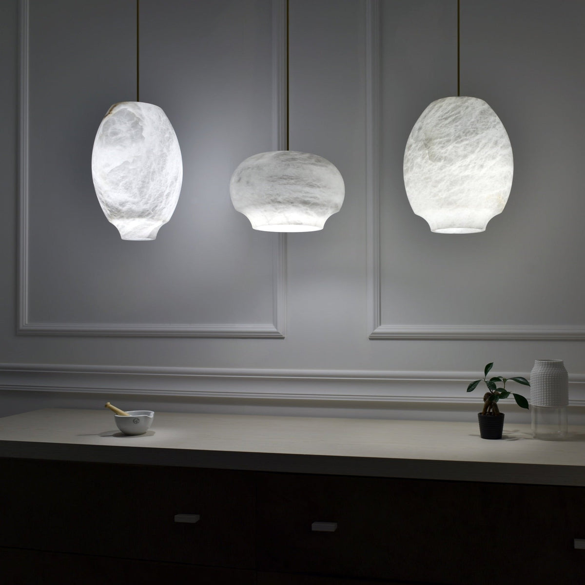 Avrendale Alabaster Pendant Light-Moonnatur
