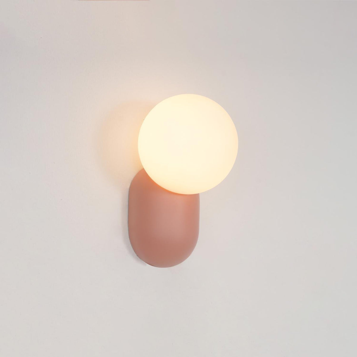 Ashenley Resin Wall Light-Moonnatur