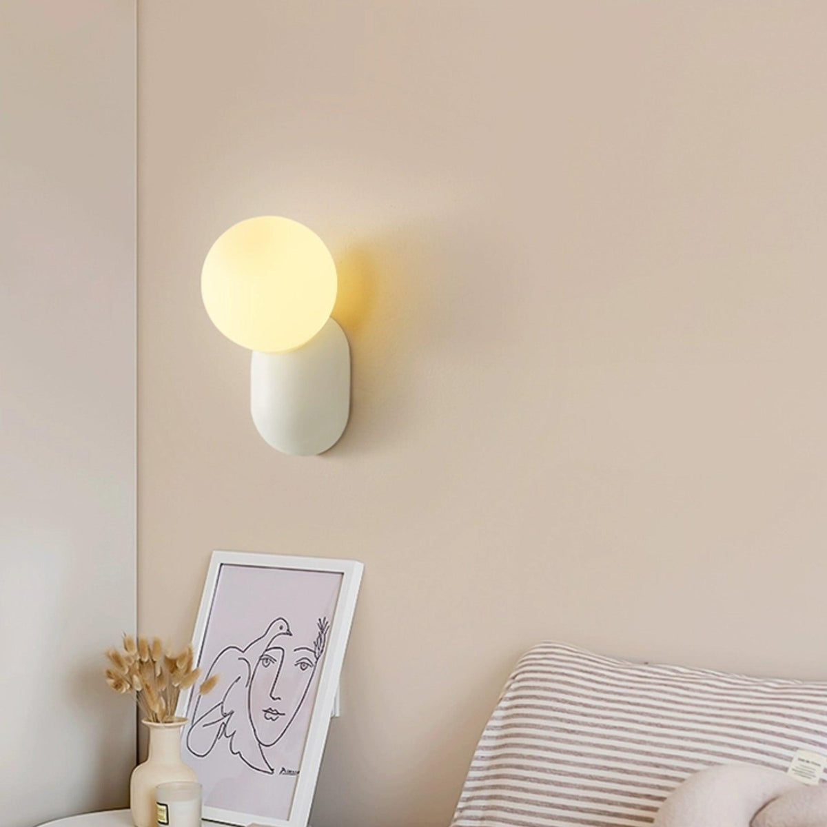 Ashenley Resin Wall Light-Moonnatur
