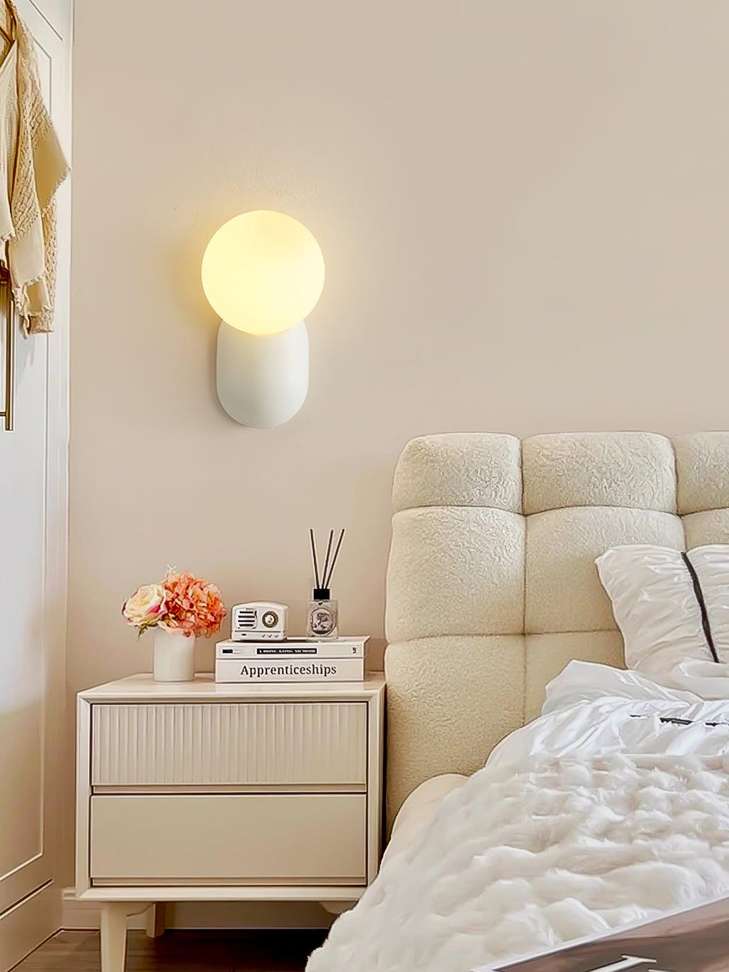 Ashenley Resin Wall Light-Moonnatur