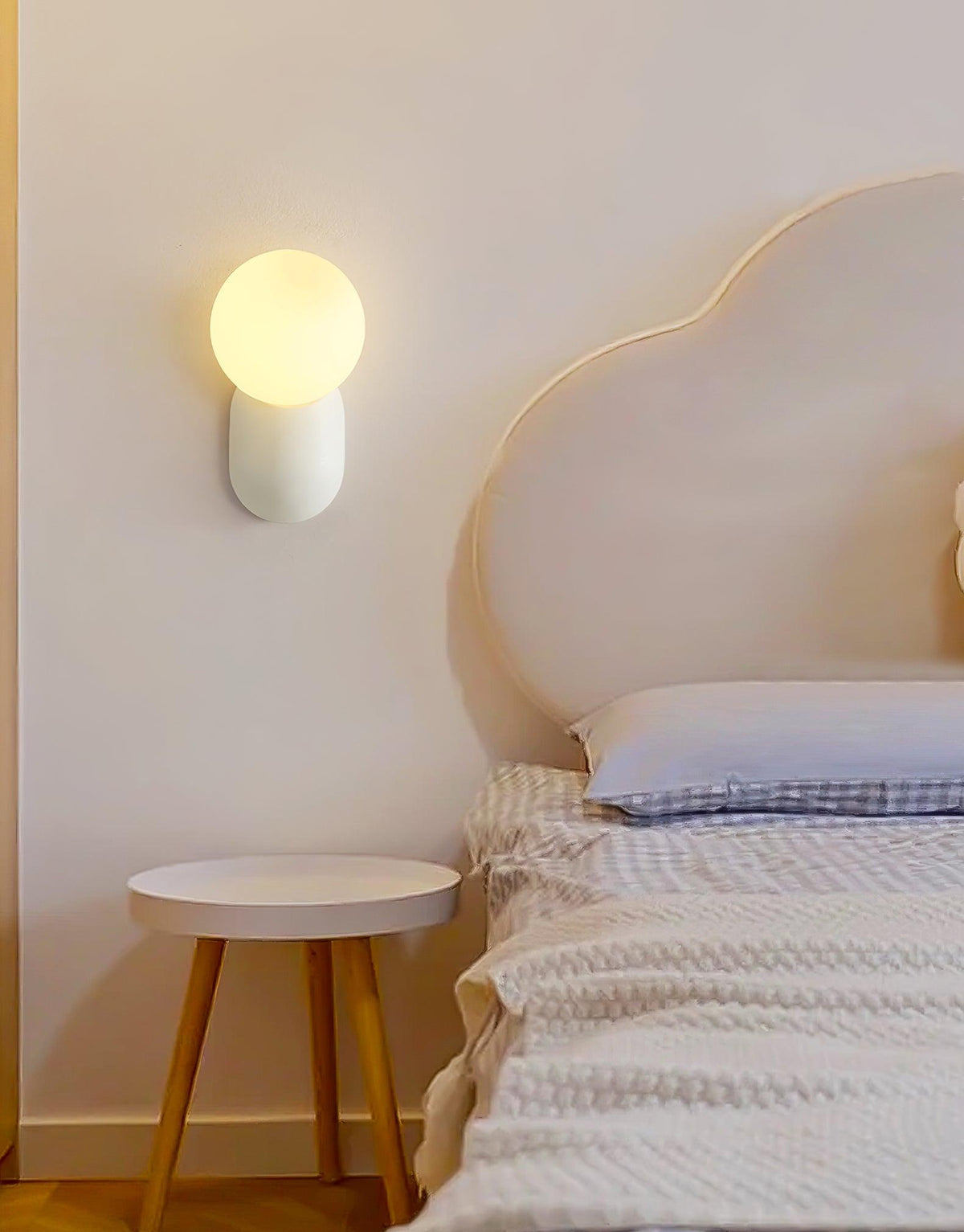 Ashenley Resin Wall Light-Moonnatur