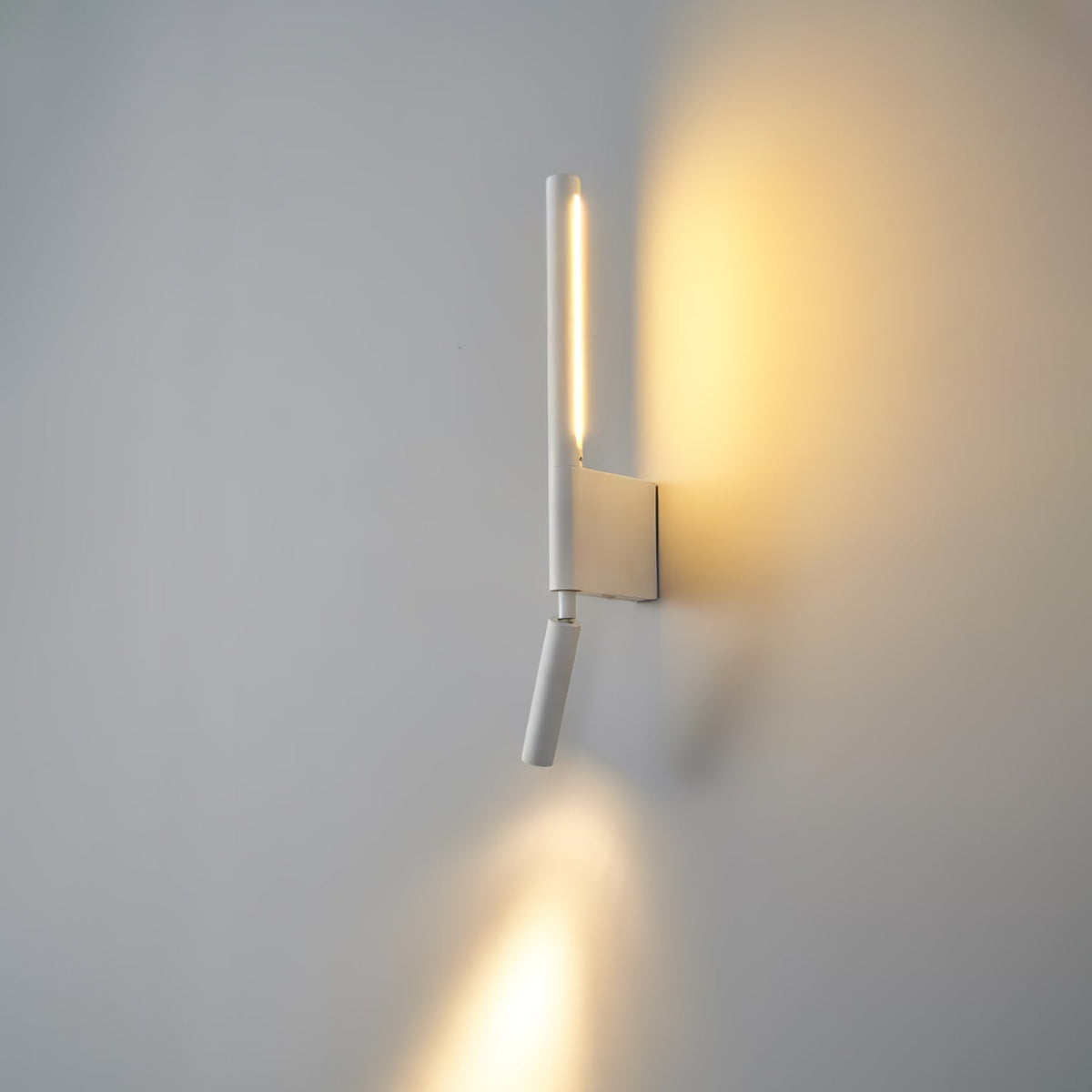 Periven Acrylic Wall Lamp-Moonnatur
