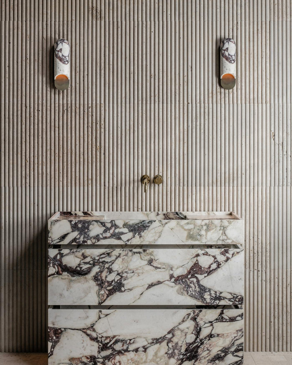 Zelvenhill Marble Wall Light-Moonnatur