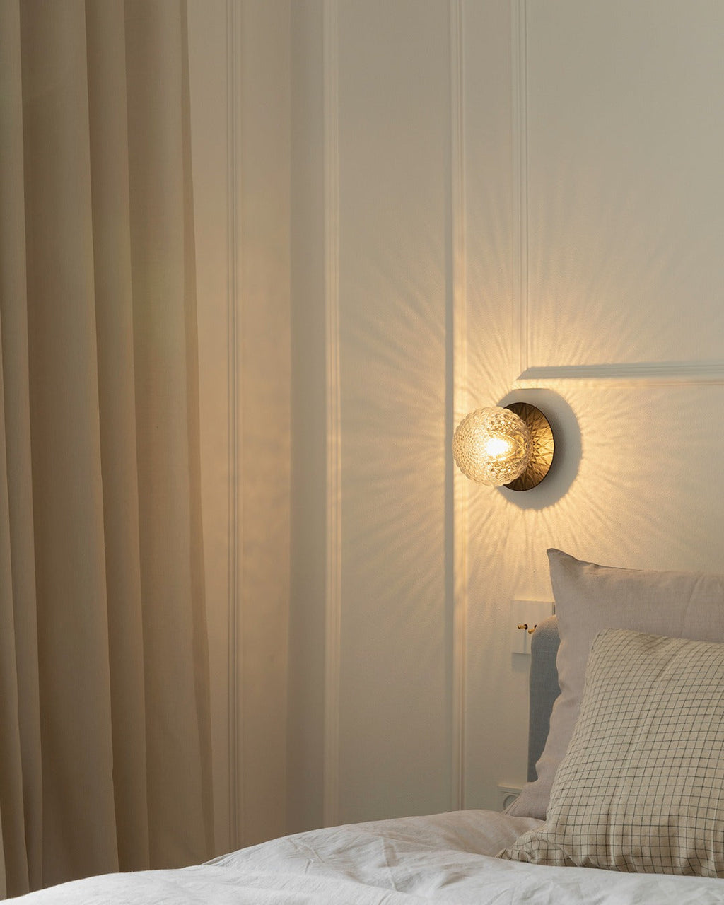 Aldenenna Glass Wall Light-Moonnatur