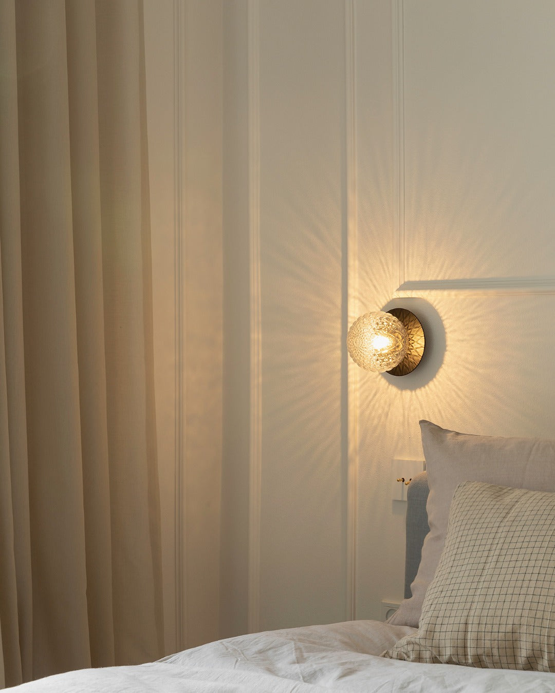 Aldenenna Glass Wall Light-Moonnatur