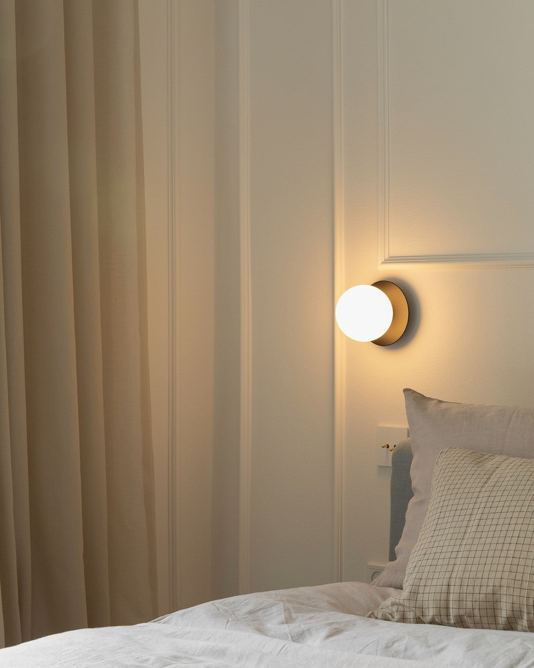 Aldenenna Glass Wall Light-Moonnatur