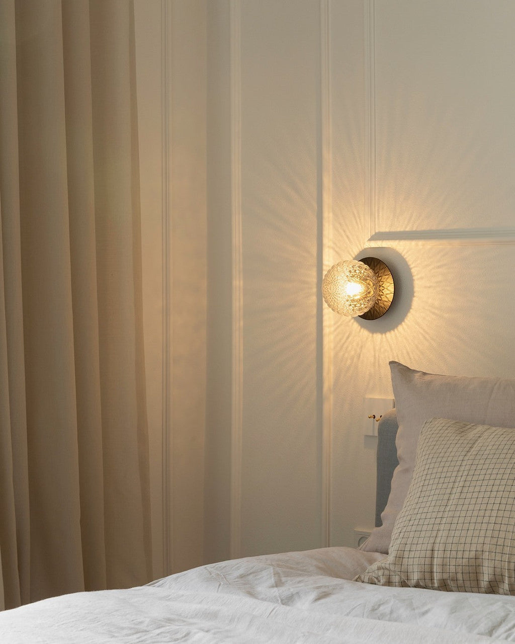 Aldenenna Glass Wall Light-Moonnatur
