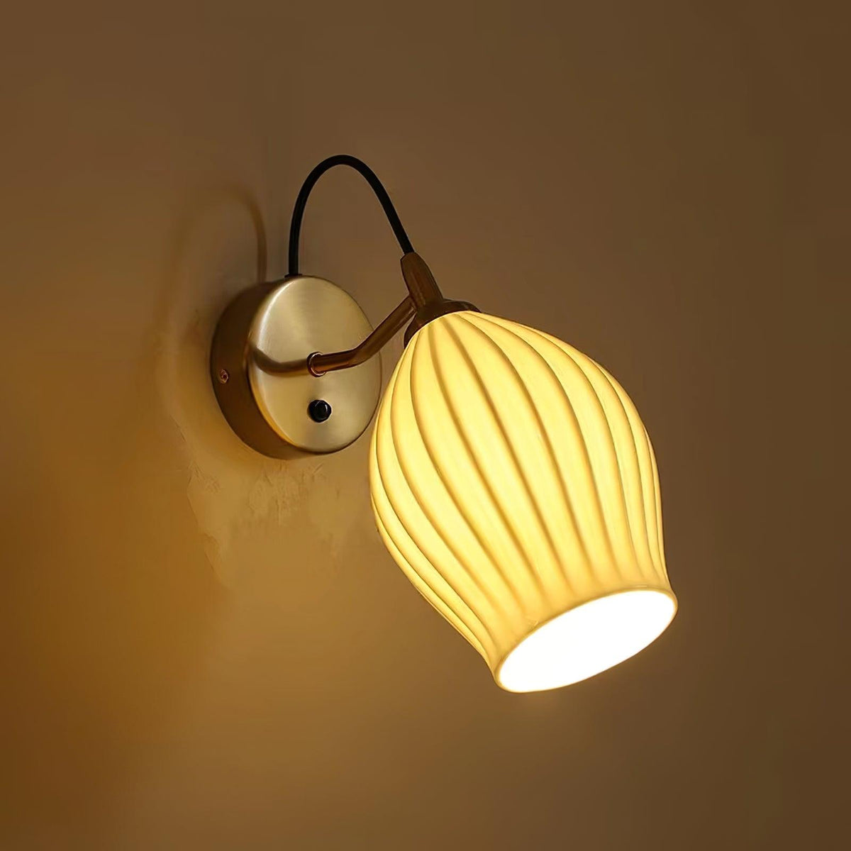 Ilveniel Ceramic Wall Light-Moonnatur