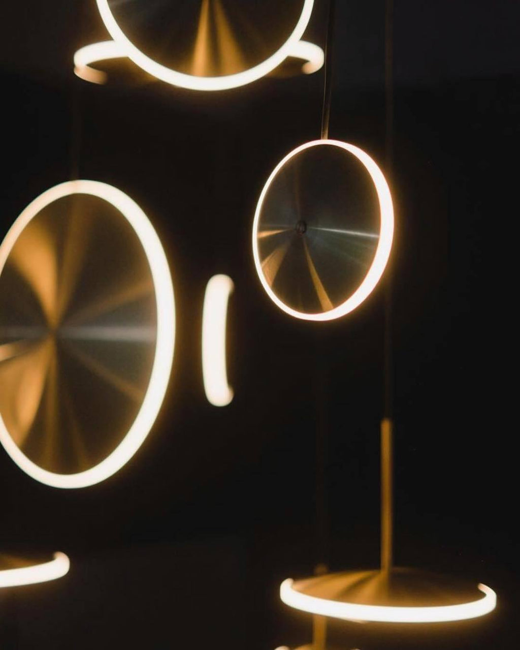 Ulynne Aluminium Pendant Light-Moonnatur