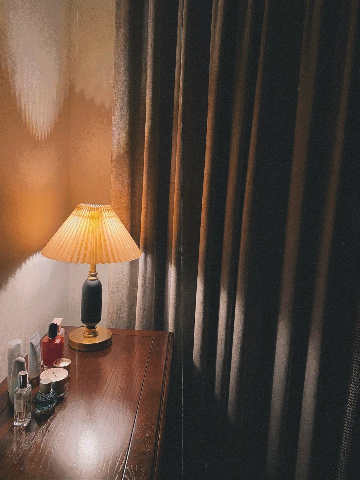 Amberelle Fabric Table Lamp-Moonnatur
