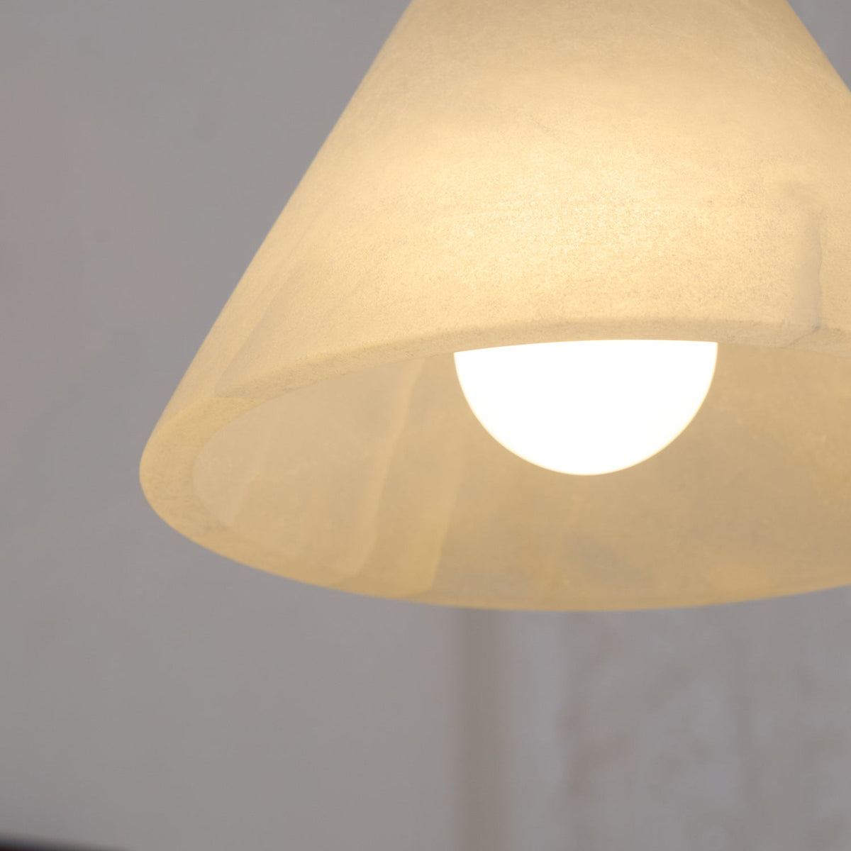 Lindenis Alabaster Pendant Light-Moonnatur