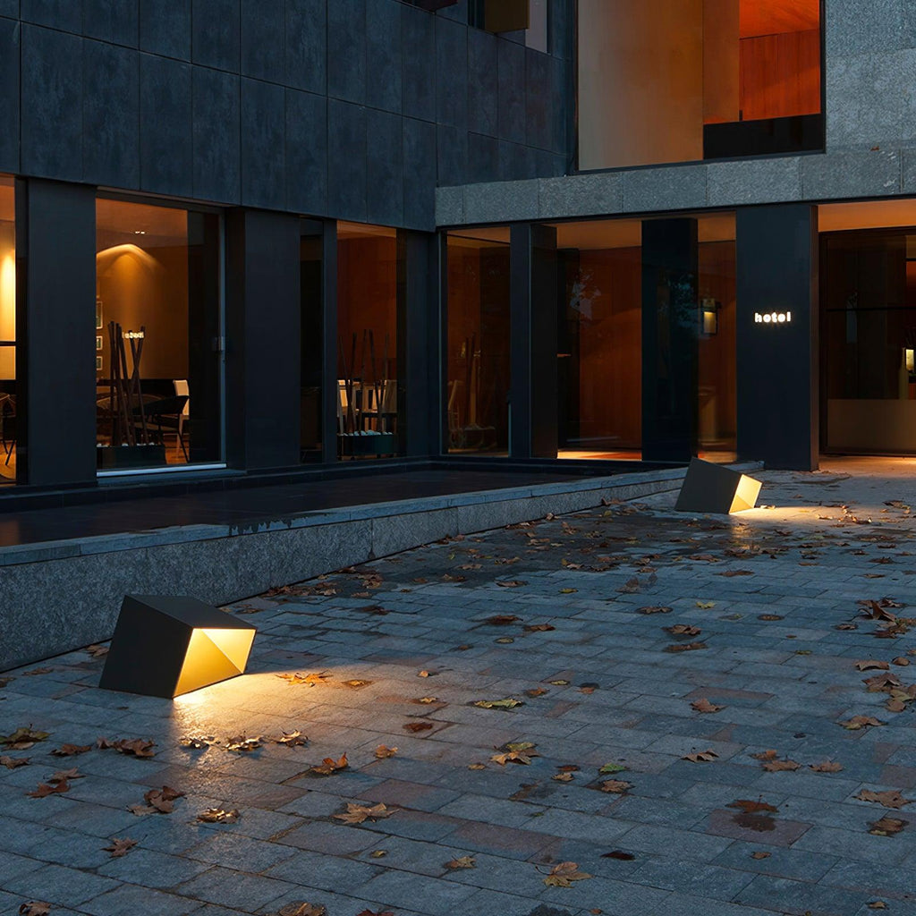 Pavora Steel Lamp-Moonnatur