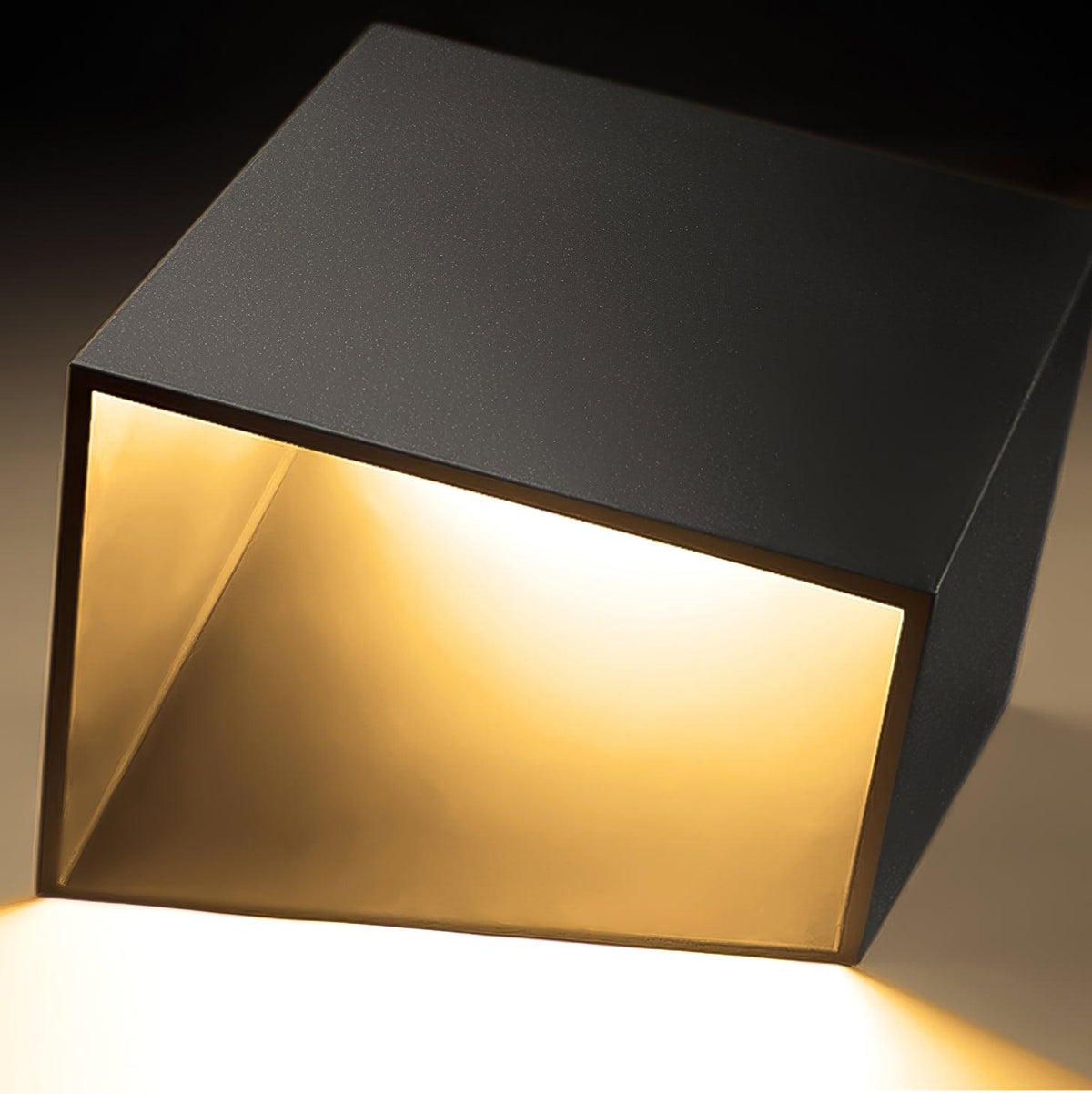 Pavora Steel Lamp-Moonnatur