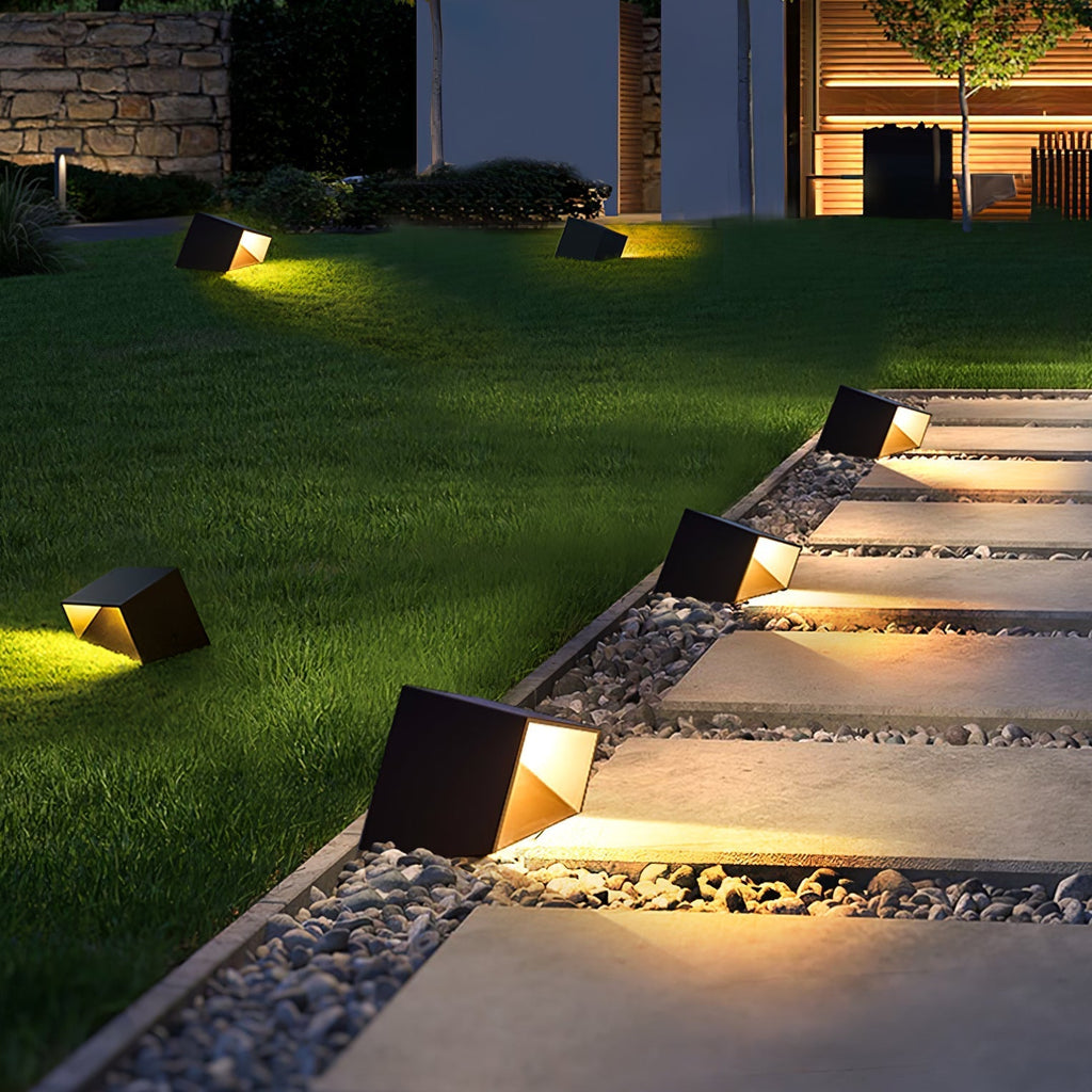 Pavora Steel Lamp-Moonnatur