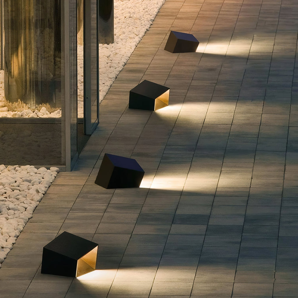 Pavora Steel Lamp-Moonnatur