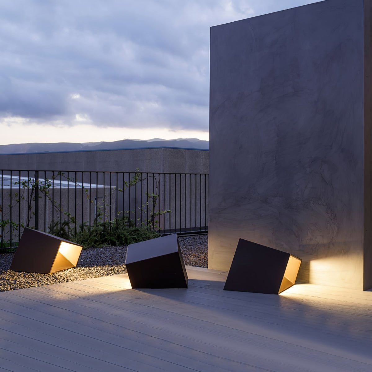 Pavora Steel Lamp-Moonnatur