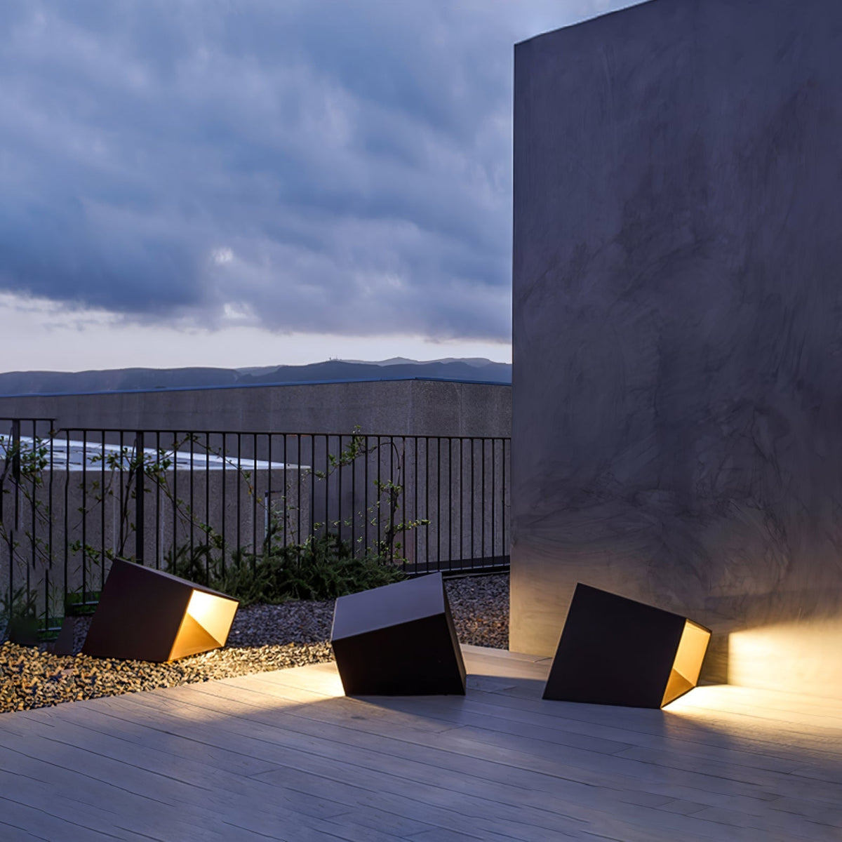 Pavora Steel Lamp-Moonnatur