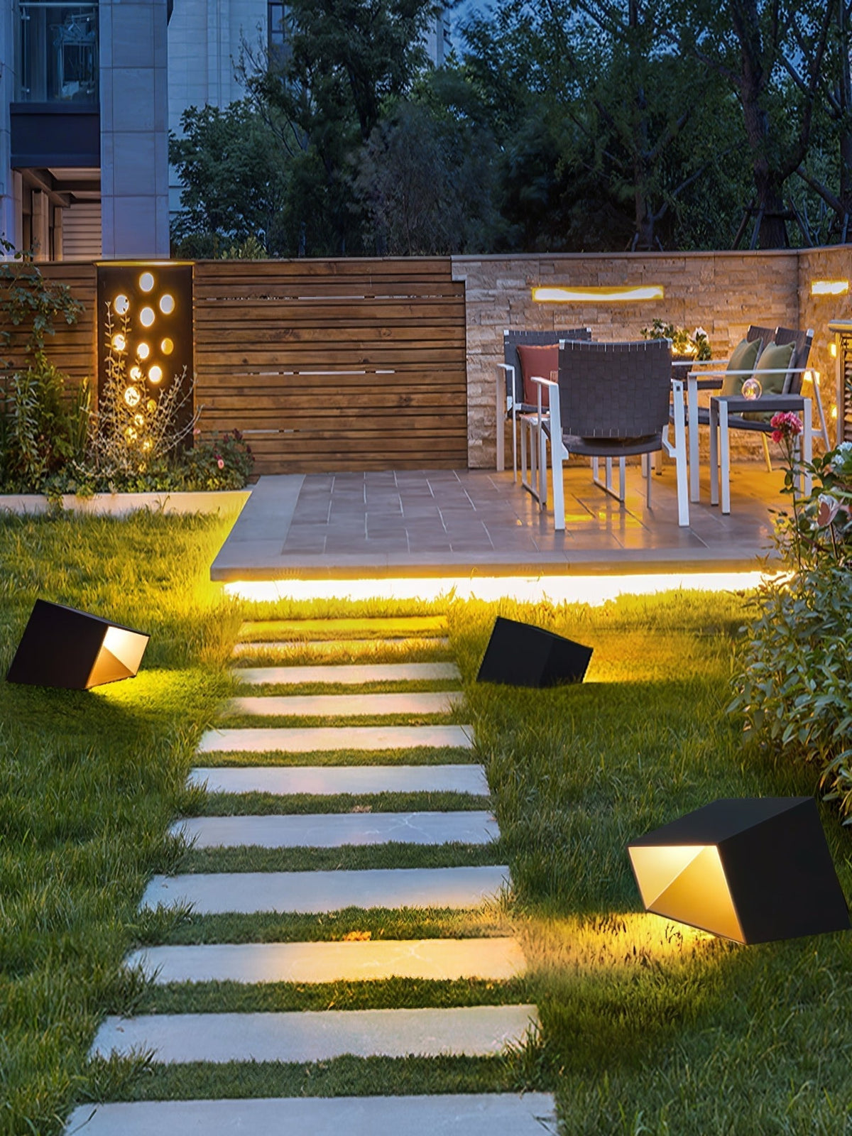 Zelvenis Stainless Steel Outdoor Light-Moonnatur