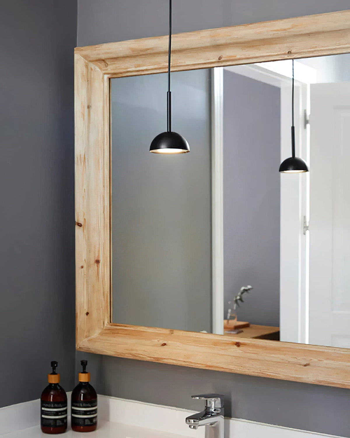 Embraria Metal Pendant Light-Moonnatur